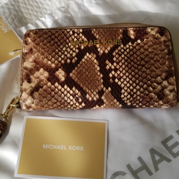 Micheal Kors Jet Set Travel LG Coin & PHN Case
